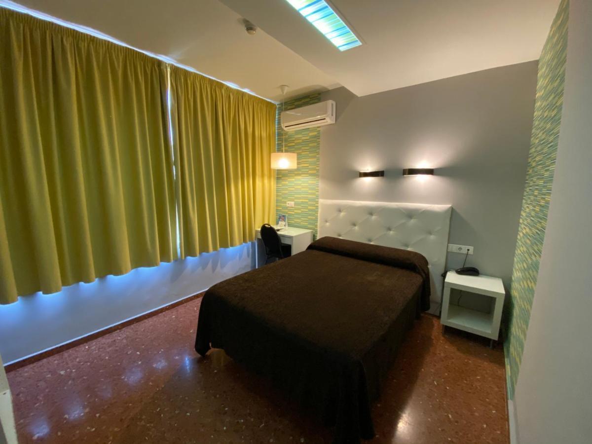 Hostal Restaurante Estacion Jaén Buitenkant foto